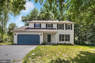Building Photo - 6124 Valley View Dr