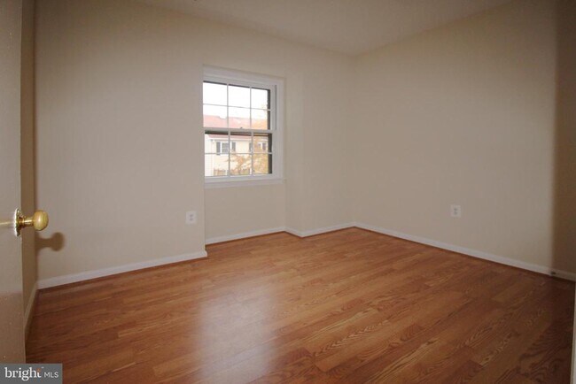 Building Photo - 316 Cherry Ct
