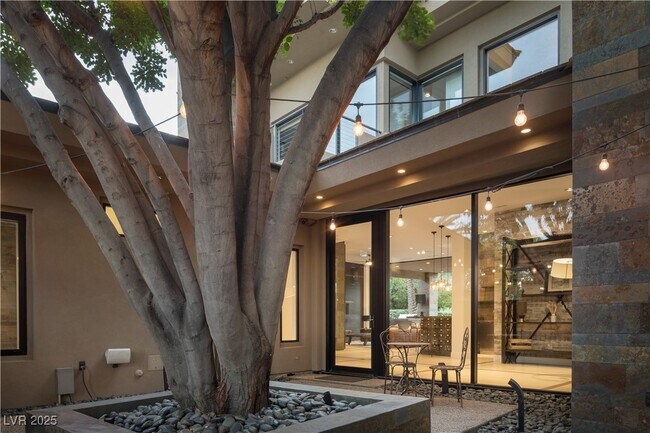 Building Photo - 1501 Foothills Village Dr