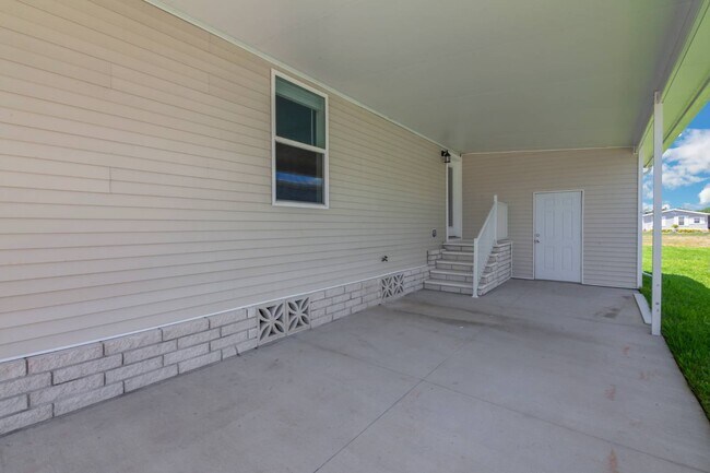 Building Photo - 1459 Whispering Pnes Lp