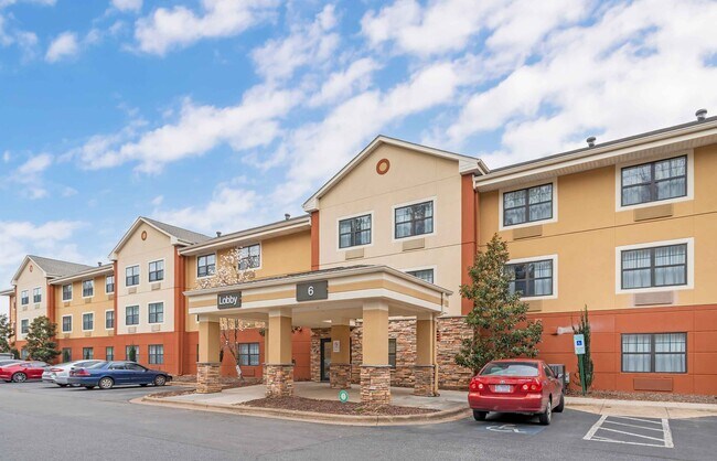 Building Photo - Furnished Studio-Asheville - Tunnel Rd.