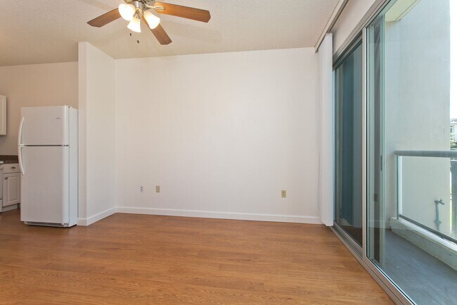Building Photo - Plantation Town Apartments #112