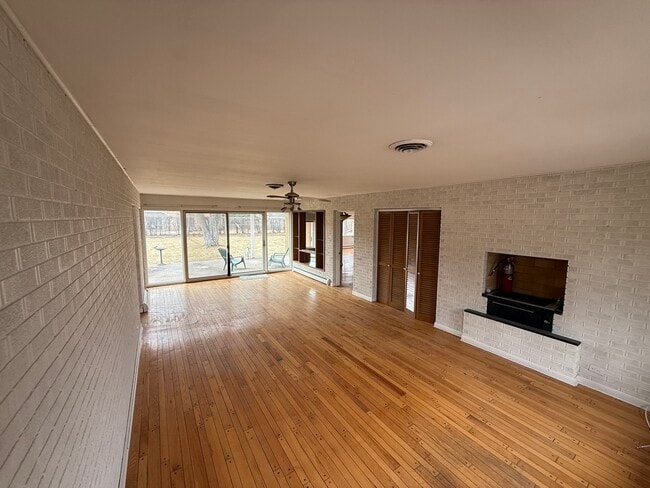 Building Photo - 3336 Overland Pass