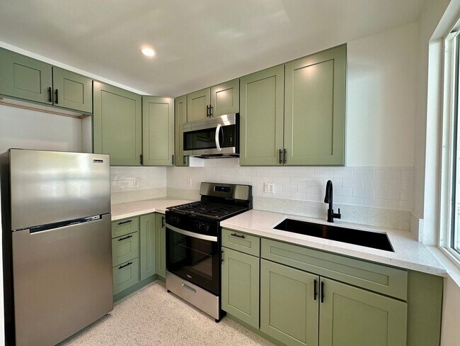 Building Photo - AVAILABLE NOW! Stunning Remodeled Studio 1...