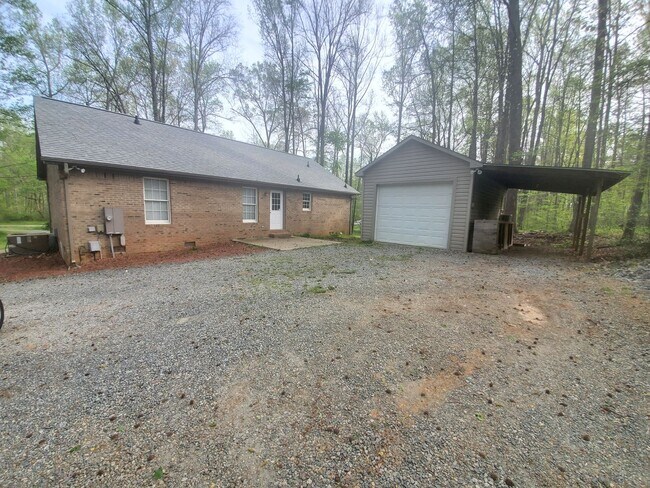 Building Photo - Ready to move in!