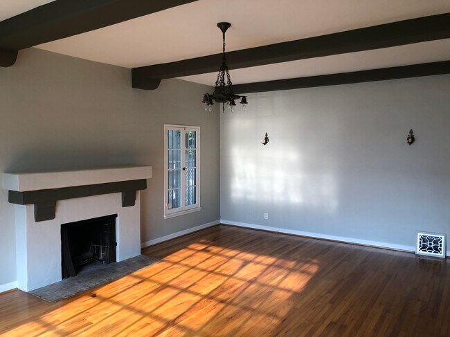 Building Photo - 1069 S Crescent Heights Blvd