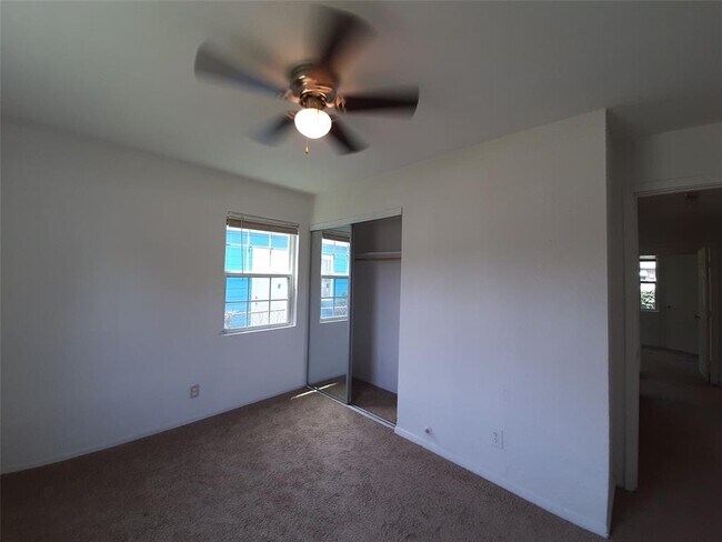 Building Photo - 10322 Rosehaven Dr