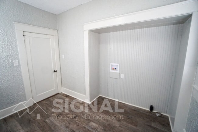 Building Photo - 1522 42nd St Ensley