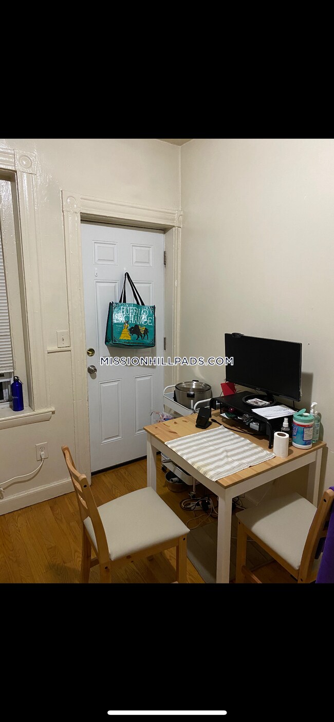752 Huntington Ave 752 Huntington Ave Boston MA 02115 Apartment Finder