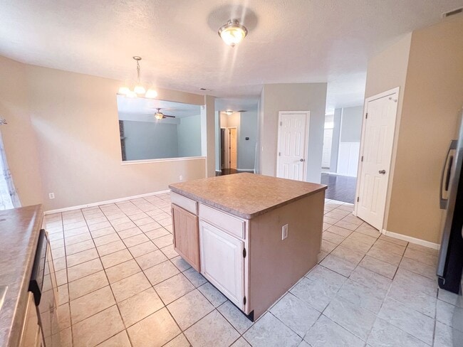 Building Photo - 10640 Northern Dancer Dr