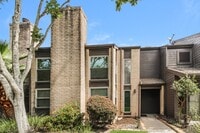 Building Photo - 2256 Gemini St