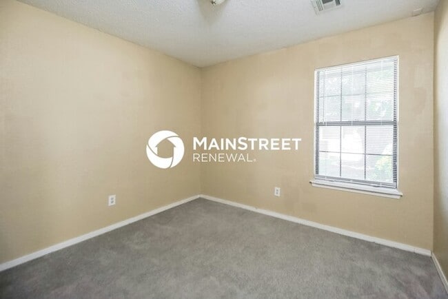 Building Photo - 4 Bedroom Pet-Friendly Home in Oklahoma City, OK with Main Street Renewal