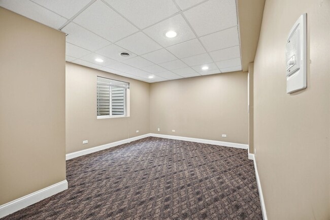 Building Photo - 408 N White Deer Trail