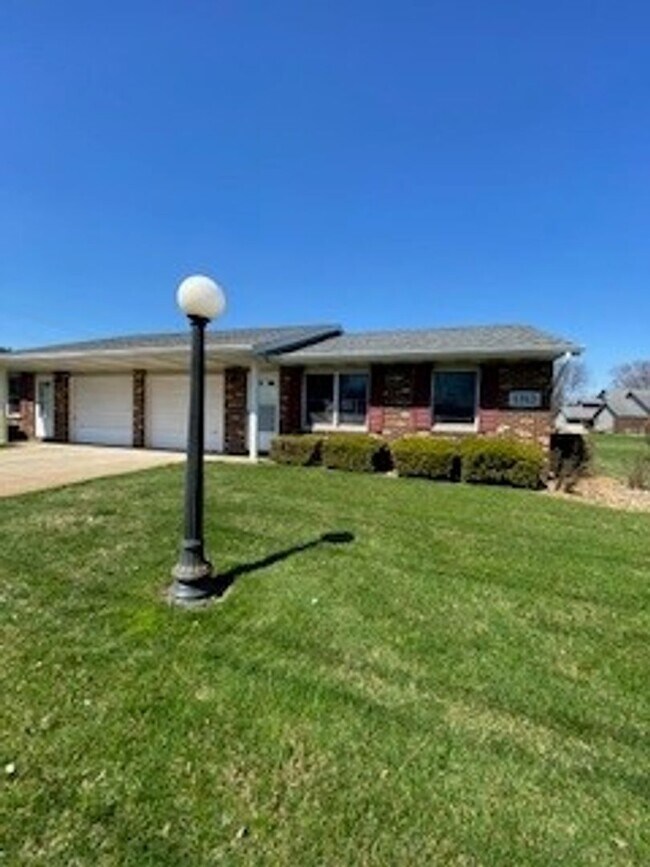 Building Photo - 1312 Co Rd 6