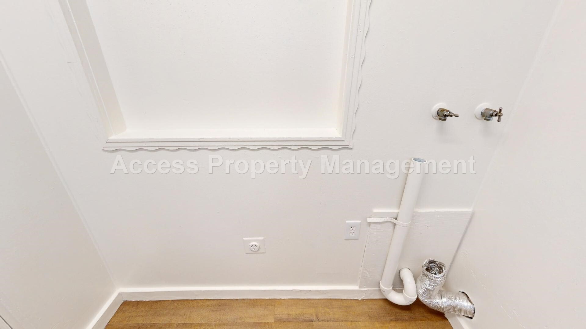 Building Photo - 21 E Walnut St