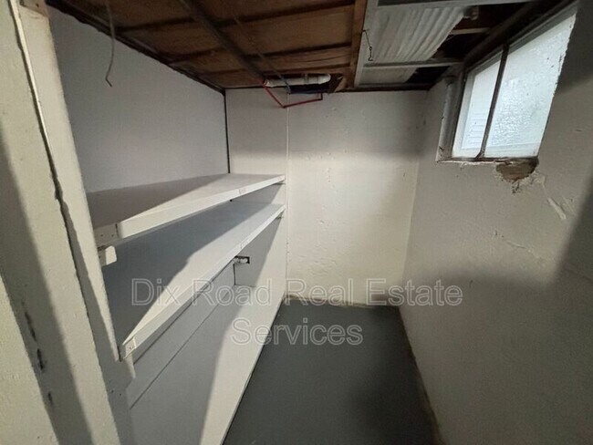 Building Photo - 2404 Mundale Ave