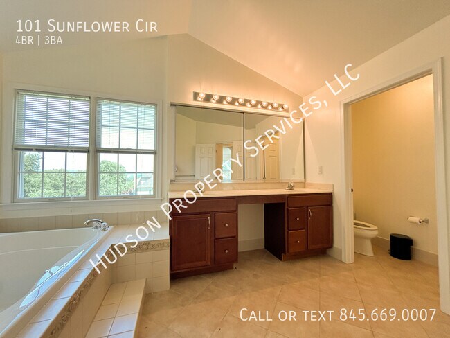 Building Photo - 101 Sunflower Cir