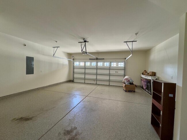 Building Photo - 2550 Frg Vlg Wy