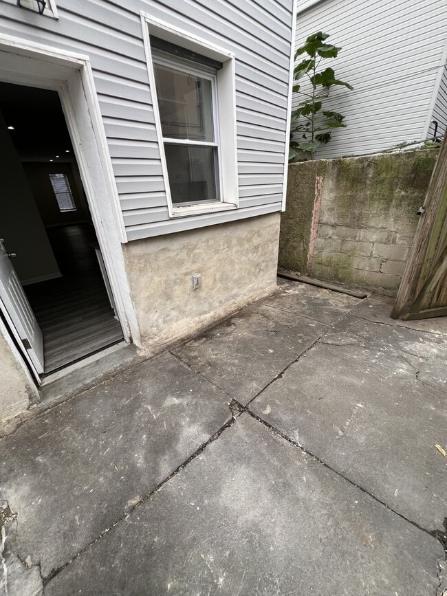 Building Photo - 1721 Fernon St