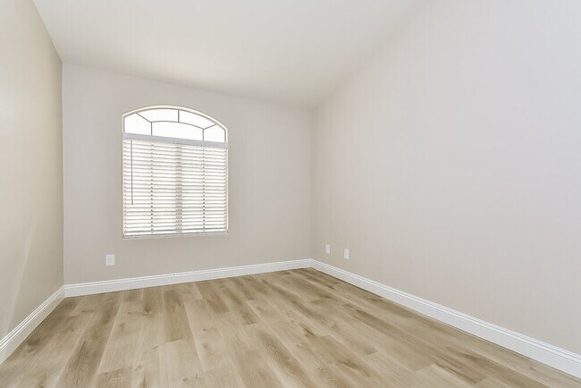 Building Photo - 5359 Hanging Tree Ln