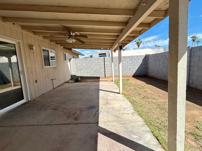 Building Photo - 3 Bedroom, 2 Bathroom, 2 Car Garage