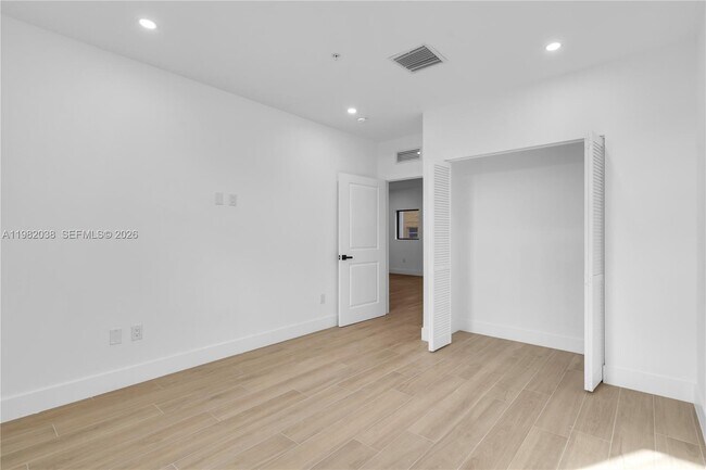 Building Photo - 1037 NW 2nd St