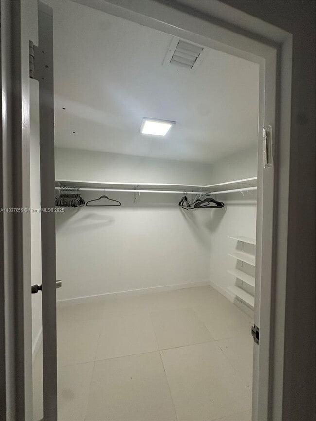 Building Photo - 5255 Collins Ave