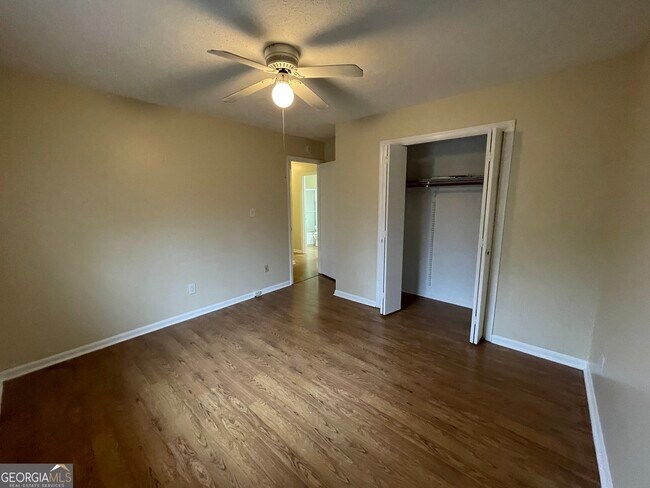 Building Photo - 2596 Woodland Dr NW