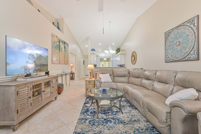 Building Photo - ** 2 Bed/2Bath + Den Condo FULLY FURNISHED...
