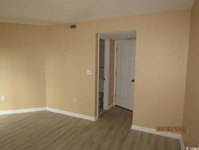 Building Photo - 4222 Pinehurst Cir