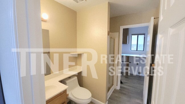 Building Photo - 413 Unity Ct