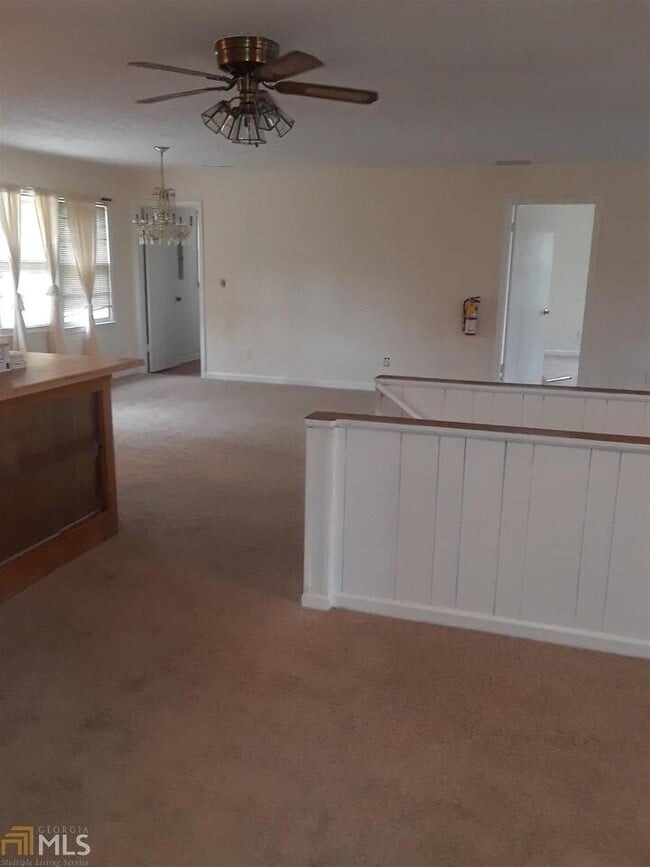 Building Photo - 995 Green St SE