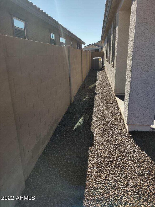 Building Photo - 17032 W El Caminito Dr