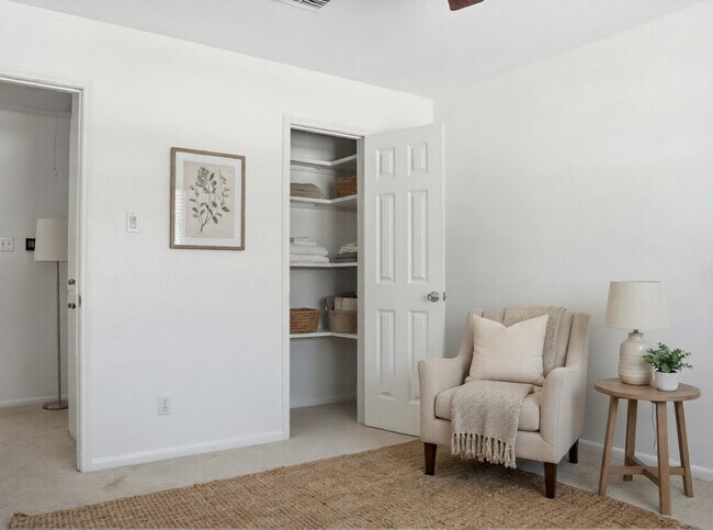 Building Photo - 5817 Valley Forge Dr