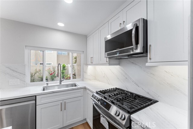 Building Photo - 44 Elksford Ave