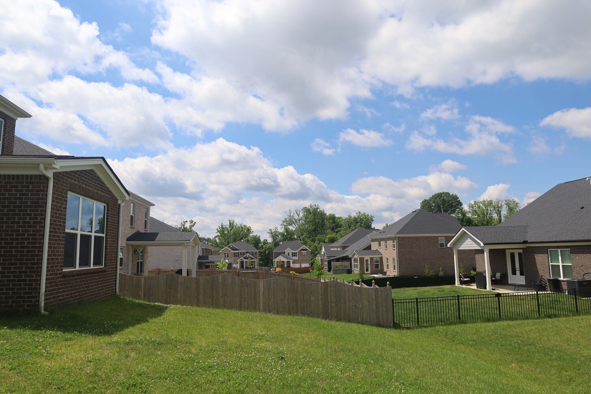 Building Photo - 709 Parthenia Ln