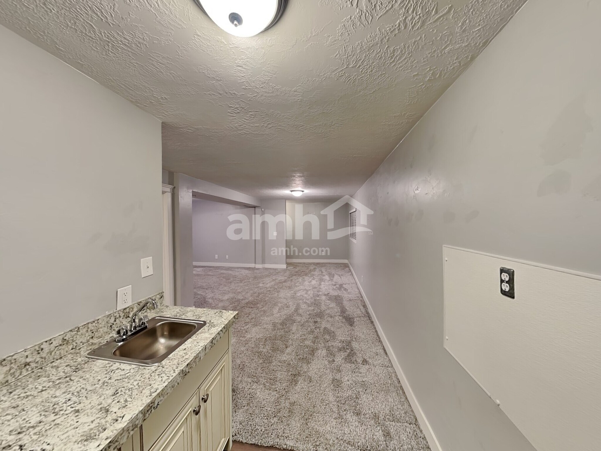 Building Photo - 86 N 360 W