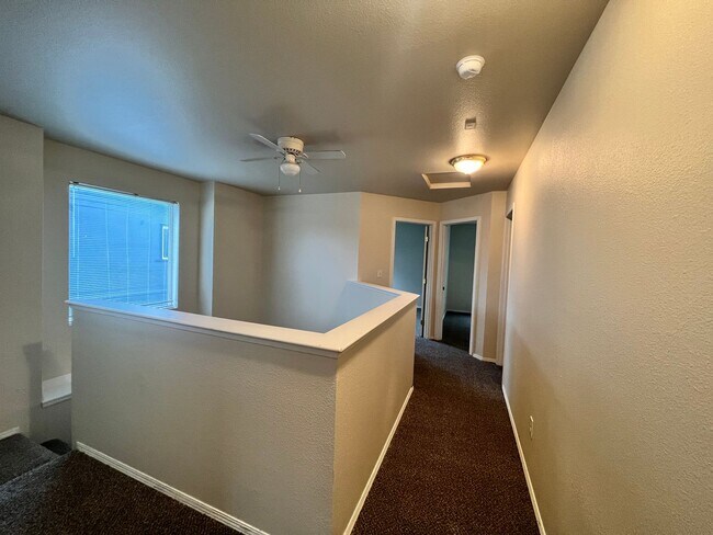 Building Photo - 400 River Ave