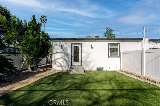 Building Photo - 20026 Kittridge St