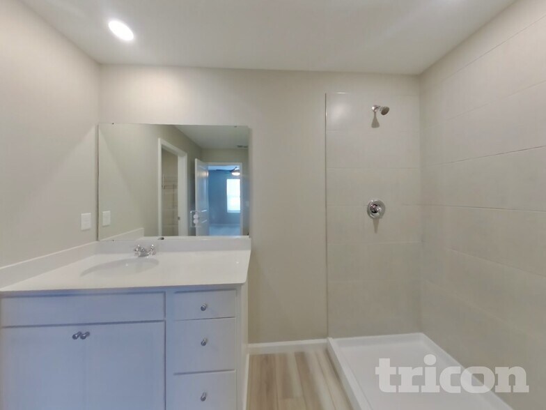 Building Photo - 2881 Grand Finale St