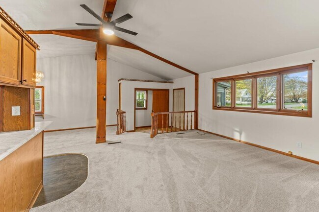Building Photo - 2611 W 23rd St