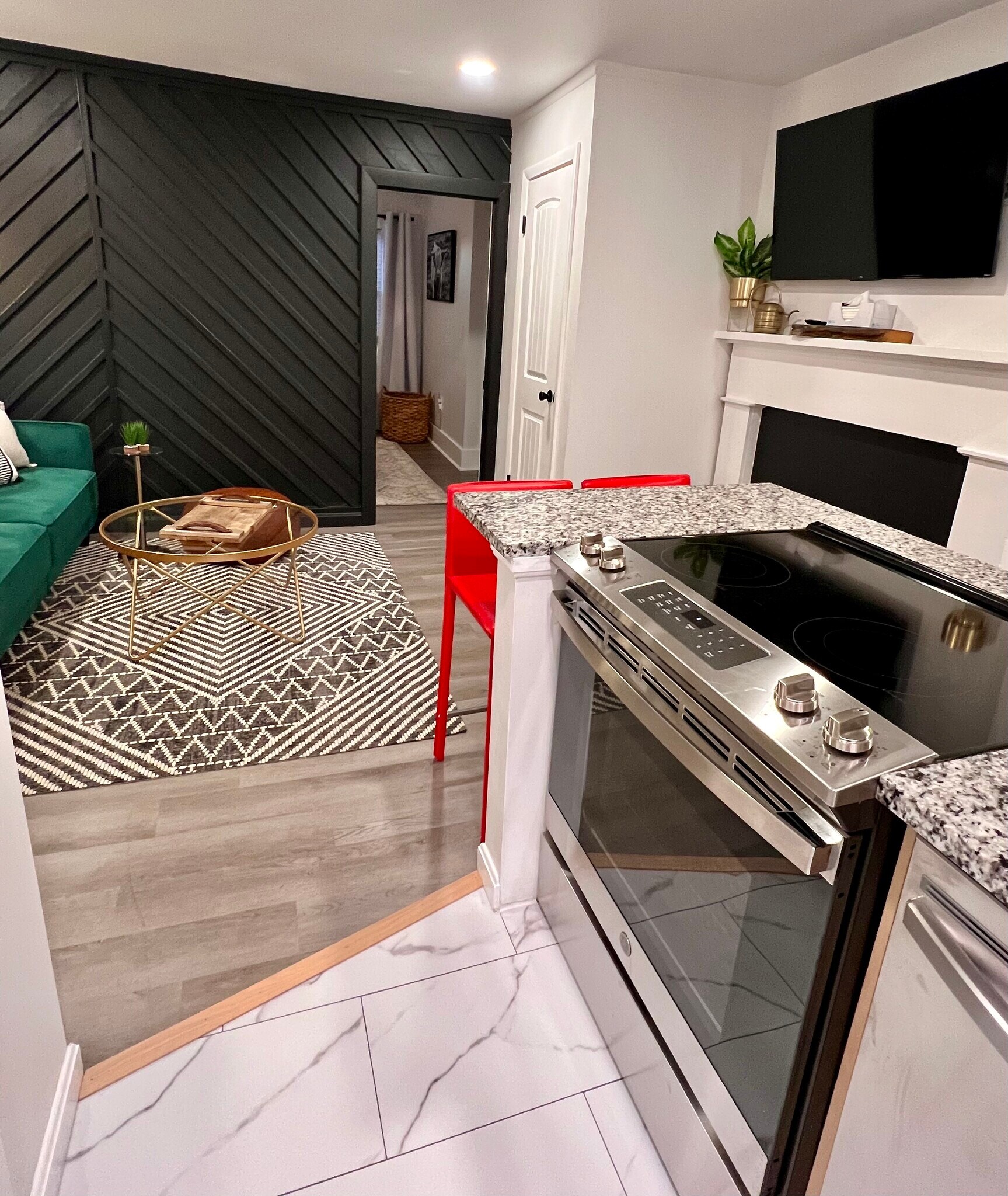 Building Photo - 10 Glass St