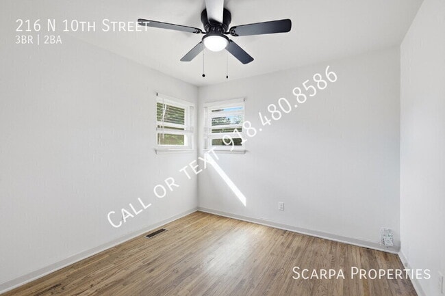 Building Photo - 216 N 10th St