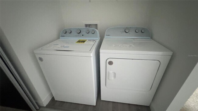 Building Photo - 3238 Energy Dr