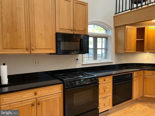 Building Photo - 8904 Grant St