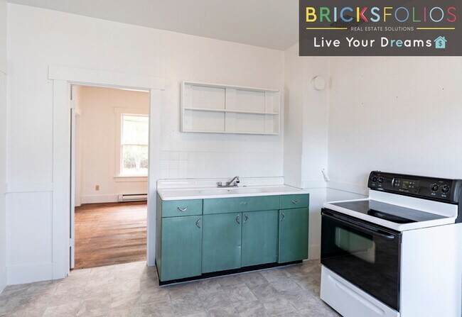 Building Photo - Nestled in the heart of a warm and welcomi...