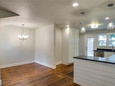 Building Photo - 3806 Carolyn Rd