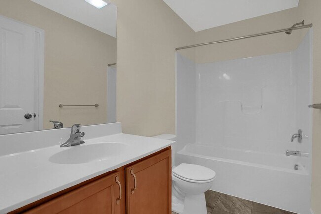Building Photo - 5175 Winthrop Ave