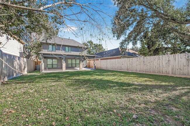 Building Photo - 1720 Old Creek Dr