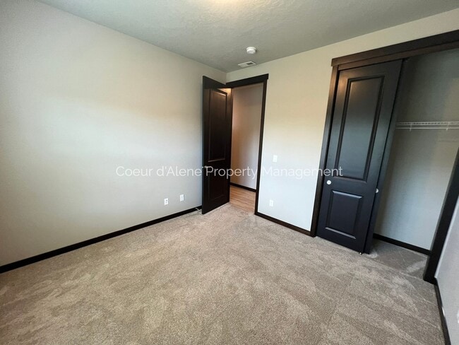 Building Photo - 3 bed House in The Trails!!
